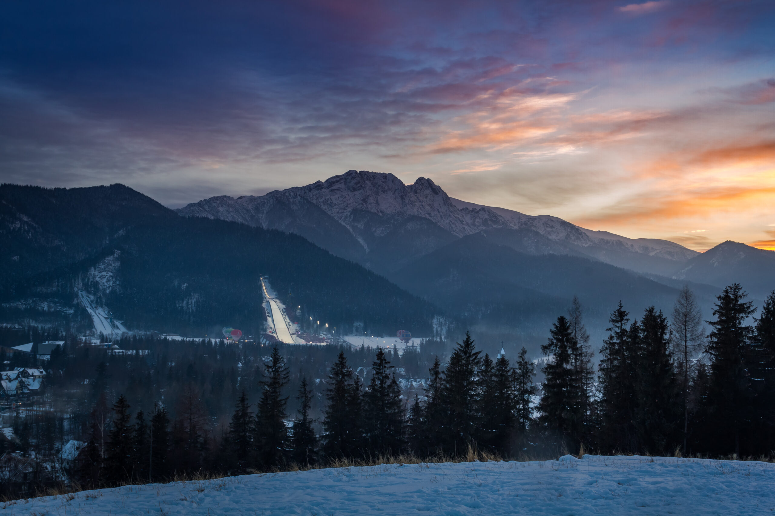 Willa Slavita - winter in zakopane at dusk tatra mountains polan 2023 11 27 05 28 44 utc scaled