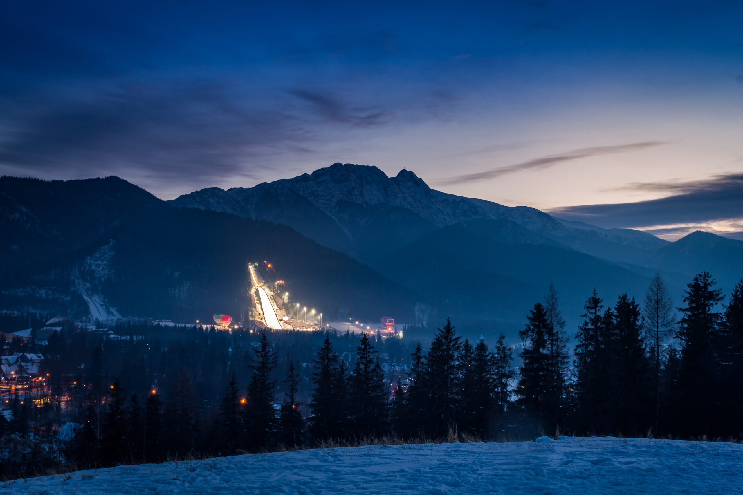Willa Slavita - winter in zakopane at sunset tatra mountains pol 2023 11 27 05 32 18 utc scaled